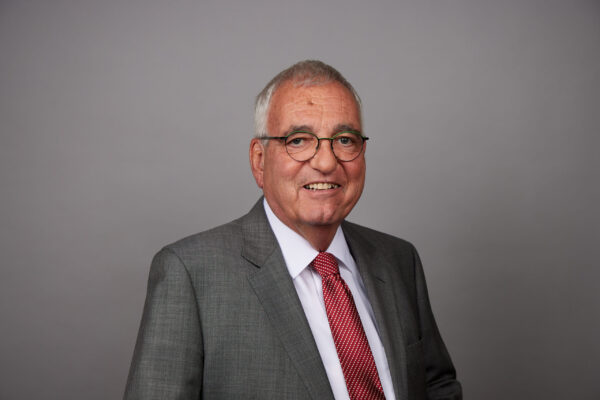 Prof. Dr. Hartmut Schwab